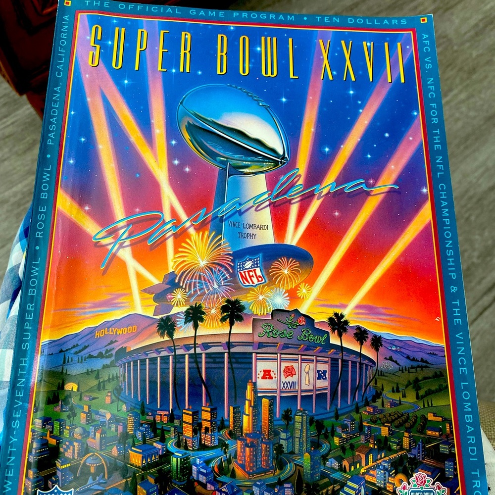 SUPER BIWL XXVII program in Pasadena January 31, 1933. 28 Super Bowl ROSE BOWL
